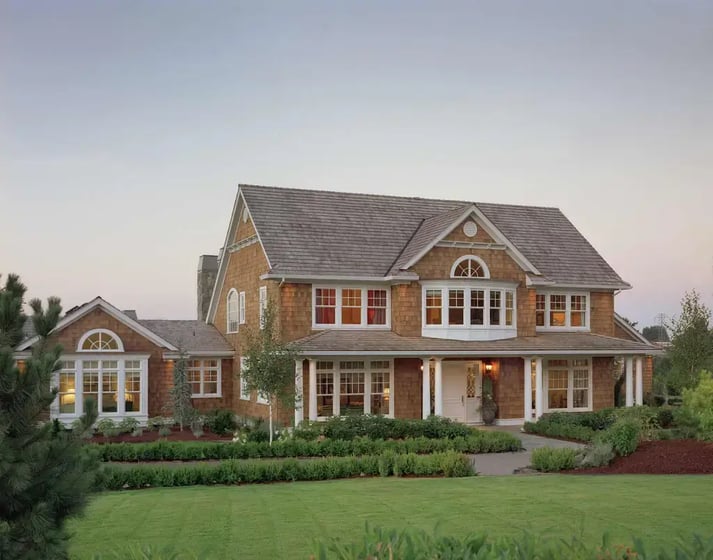 House-siding_-Wood-shingles-siding-on-an-East-Coastal-Home