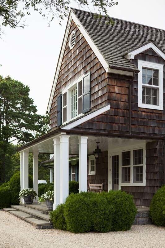 Exterior siding: natural beauty of wood shingles 