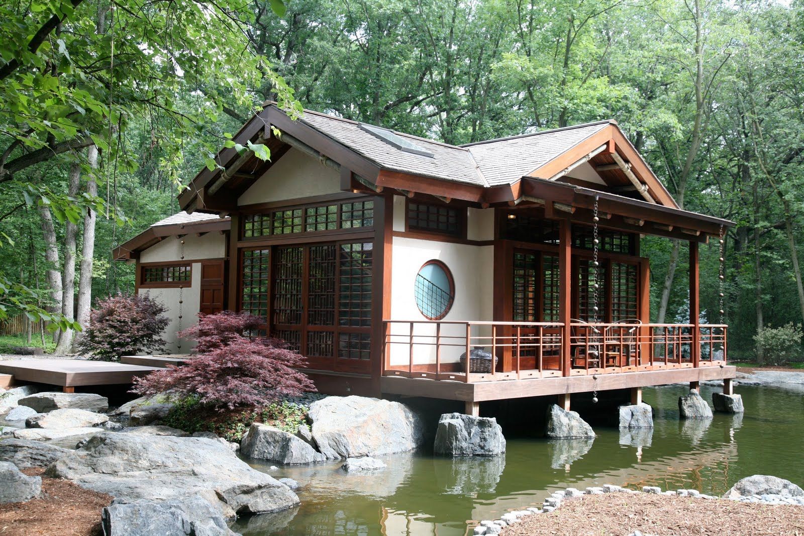 Japanese-style Home Exterior