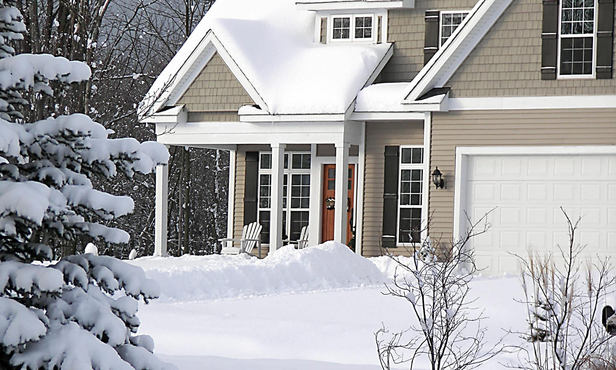 Siding Meets Snow: Tips from a vinyl siding contractor