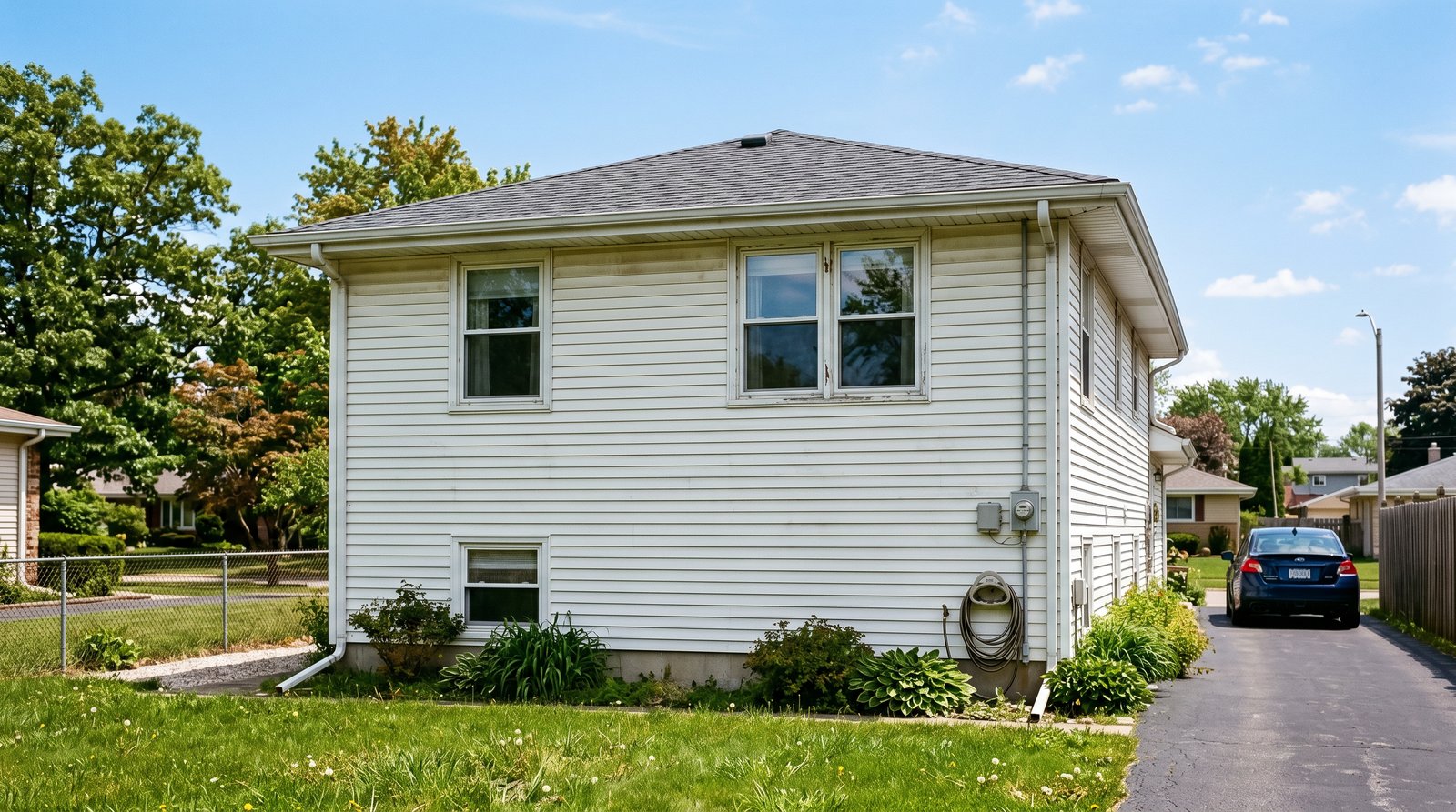 How Long Does Vinyl Siding Last? (When To Replace) – Siding article by Pinnacle Roofing & Siding